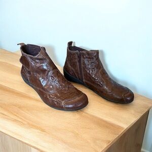 Chic Brown Leather Ankle Booties